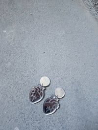 Image 1 of uhani PRAVO SRCE ogledalo  // mirrored REAL HEART earrings