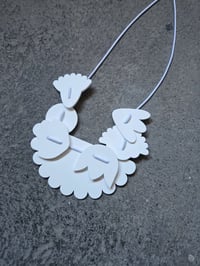 Image 1 of ogrlica p l e k s i  bela ROŽA .1 // necklace white p l e x i g l a s s FLOWER .1