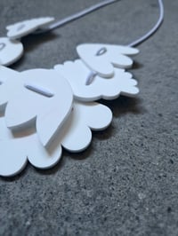Image 2 of ogrlica p l e k s i  bela ROŽA .1 // necklace white p l e x i g l a s s FLOWER .1