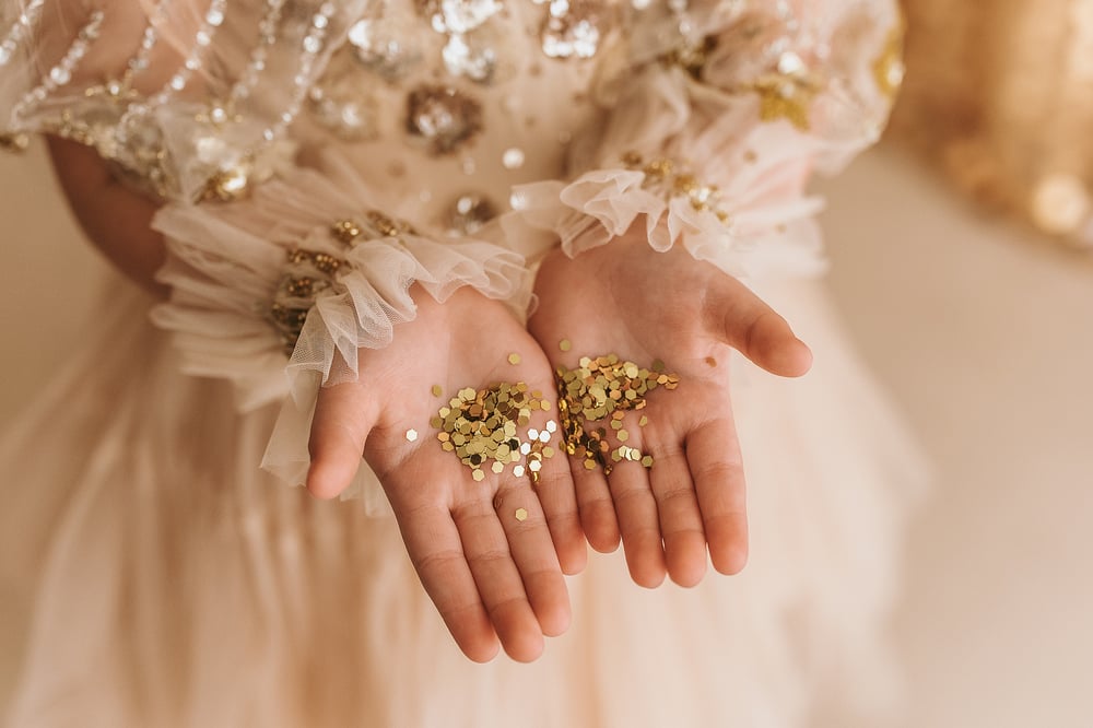 Image of 𝐆𝐥𝐢𝐭𝐭𝐞𝐫 𝐌𝐢𝐧𝐢 𝐒𝐞𝐬𝐬𝐢𝐨𝐧𝐬 