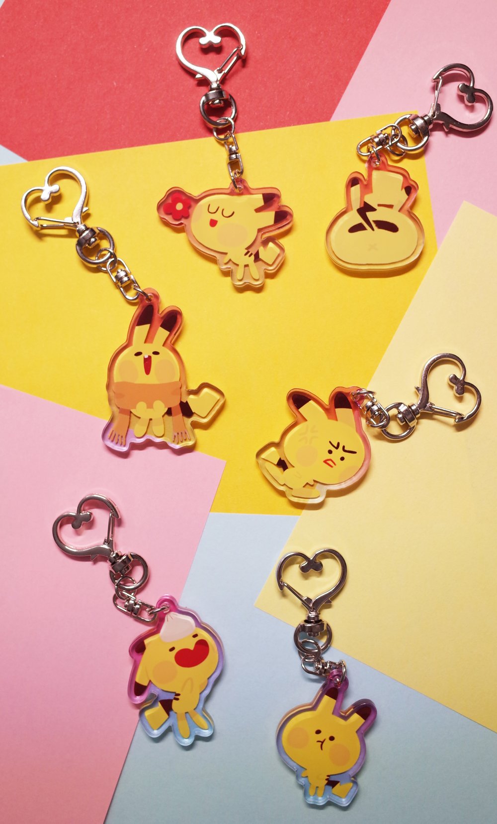 Image of 6 Pikachus | Clear acrylic keychains