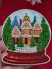 House snowglobe magnet