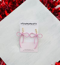 Pink metal bows 