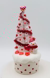 Image 4 of Valentine's Day Sweet Snowmen with Tree Decor