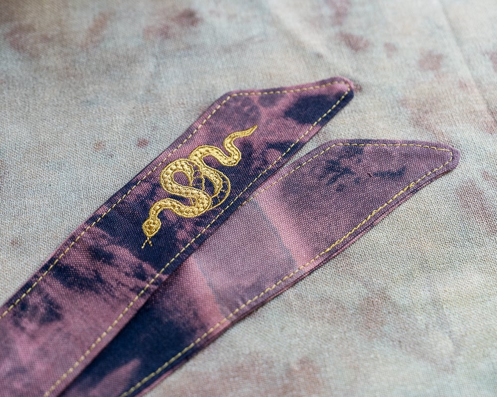 𝕲𝖔𝖑𝖉𝖊𝖓 𝕿𝖍𝖊𝖗𝖎𝖆𝖈