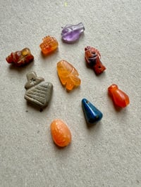 Image 4 of Amulettes en pierres anciennes C