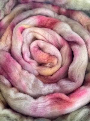 Image of 4 oz Wool Roving "Peace"