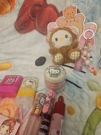 Image 2 of Hello Kitty Pink Travel Bag Bundle 