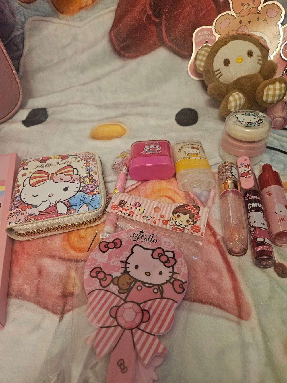 Image of Hello Kitty Pink Travel Bag Bundle 