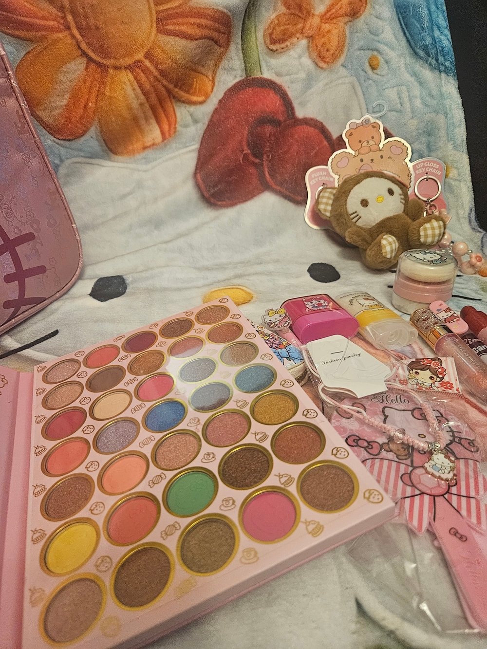 Image of Hello Kitty Pink Travel Bag Bundle 