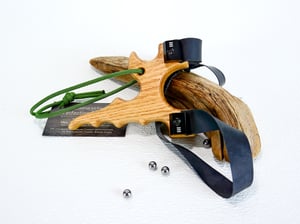 Image of Wooden Slingshot made of Oak, The Twister, Wood Catapult, Right hand pull