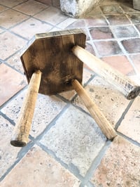 Image 11 of Petit tabouret de ferme ancien rénové 