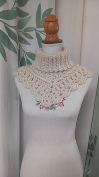 Image 1 of COL TOUR DE COU CREME