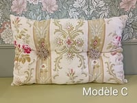 Image 4 of Coussin Suzanne 