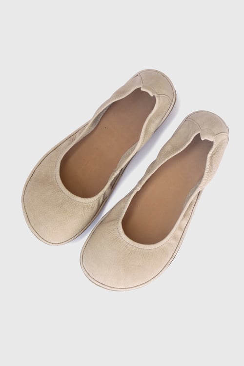 Image of Eko ballet flats in Fawn - 38EU