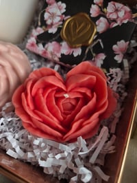 Image 3 of Midnight Garden Candle & Bath Set