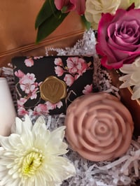 Image 4 of Midnight Garden Candle & Bath Set