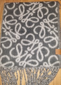 Image 7 of L scarf