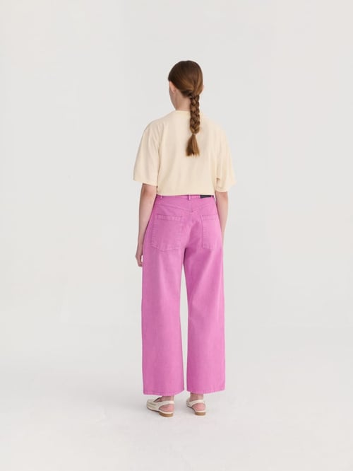 Image of 2-Pantalón magenta washed twill boot cut pants