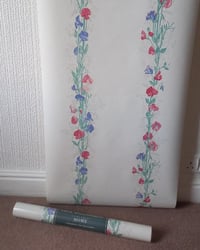 1990s Vintage Laura Ashley Wallpaper Rolls - Sweet Pea White Floral Flowers - (Set of 2 Rolls) – detail view 6