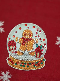 Gingerbread snowglobe magnet 
