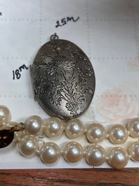 Image 1 of Vintage Silver-Tone Floral Engraved Oval Locket Pendant With Faux Pearl Necklace 18x25mm