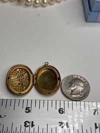 Image 3 of Vintage Gold-Tone Oval Butterfly &amp; Floral Locket Pendant Necklace Jewelry Boxed