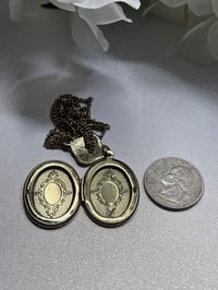 Image 4 of Vintage Oval Goldtone Photo Locket | Filagree Accent | 18x25, 16" chain 