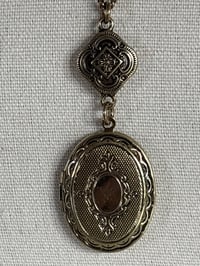 Image 6 of Vintage Oval Goldtone Photo Locket | Filagree Accent | 18x25, 16" chain 