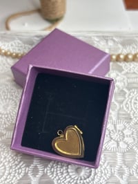 Image 4 of Antique Heart-Shaped Brass Locket Heirloom Style Romantic Jewelry Sentimental Keepsake 