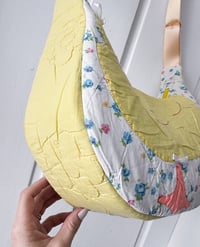 Image 2 of Cotton Vintage Ducky Quilt extendable Shoulder Bag 
