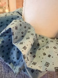 Image 3 of Printed Cotton – Geometric Pattern Ruffle Collar