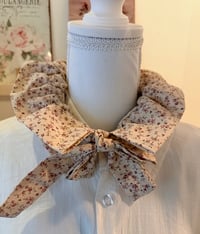 Image 2 of Printed Cotton – Floral Pattern Ruffle Collar