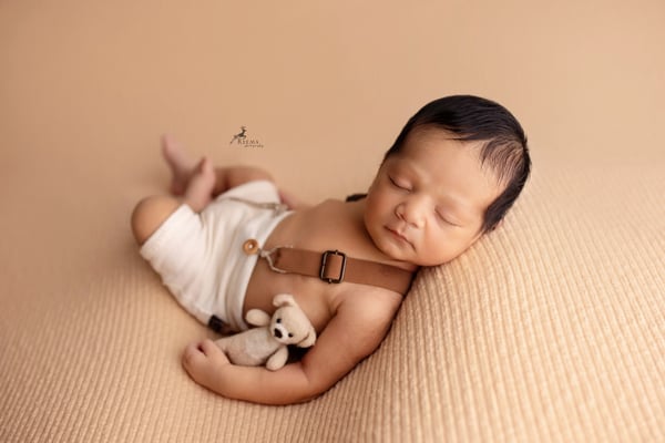 Image of Mia / Apricot 