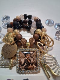 Image 2 of Beauty 