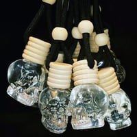 hanging skull car diffuser 