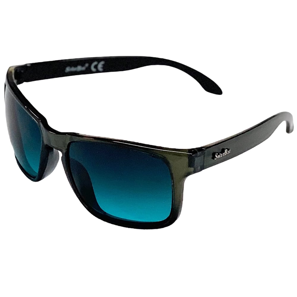 Image of VICTORY CRUISE unisex black frame plus soft pouch and hard case.