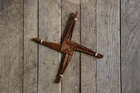 Image 1 of Croix de Brigid n°1 - osier brut "fauve"