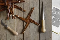 Image 2 of Croix de Brigid n°1 - osier brut "fauve"