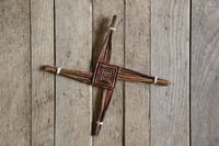 Image 1 of Croix de Brigid n°1 - osier brut "crépuscule de l'automne"