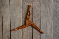 Image 1 of Croix de Brigid n°3 - osier brut "feu"