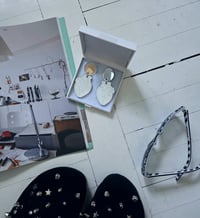 Image 12 of uhani PRAVO SRCE ogledalo  // mirrored REAL HEART earrings