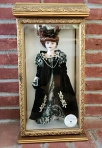 Image 13 of Eleanor – The Lady in the Shadowed Case