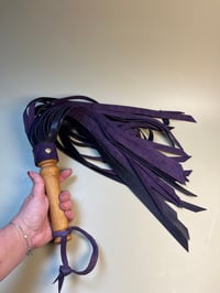 Image 3 of Purple Medusa stingy leather flogger