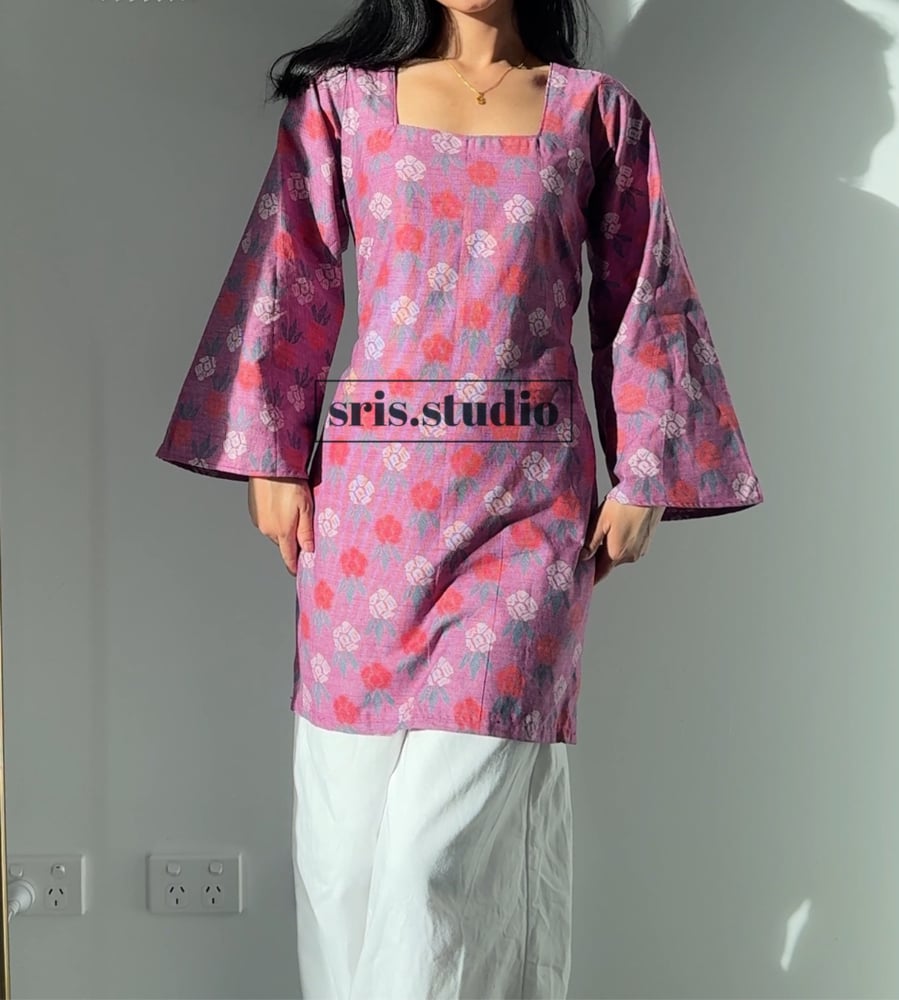 Image of Purple Bloom Rhododendron Kurti