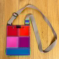 Image 2 of Bandolera patchwork rojo/rosa