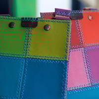 Image 9 of Bandolera patchwork verde/azul