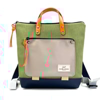 Image 1 of Mochila MINI Book holder cuadrada  verde asa naranja letras