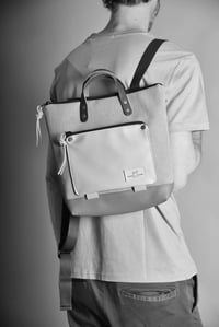 Image 3 of Copy of Mochila MINI Book holder cuadrada  bolsillo naranja letras