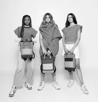 Image 2 of Mochila Slim Solapa Mini DZ  gris con asa naranja